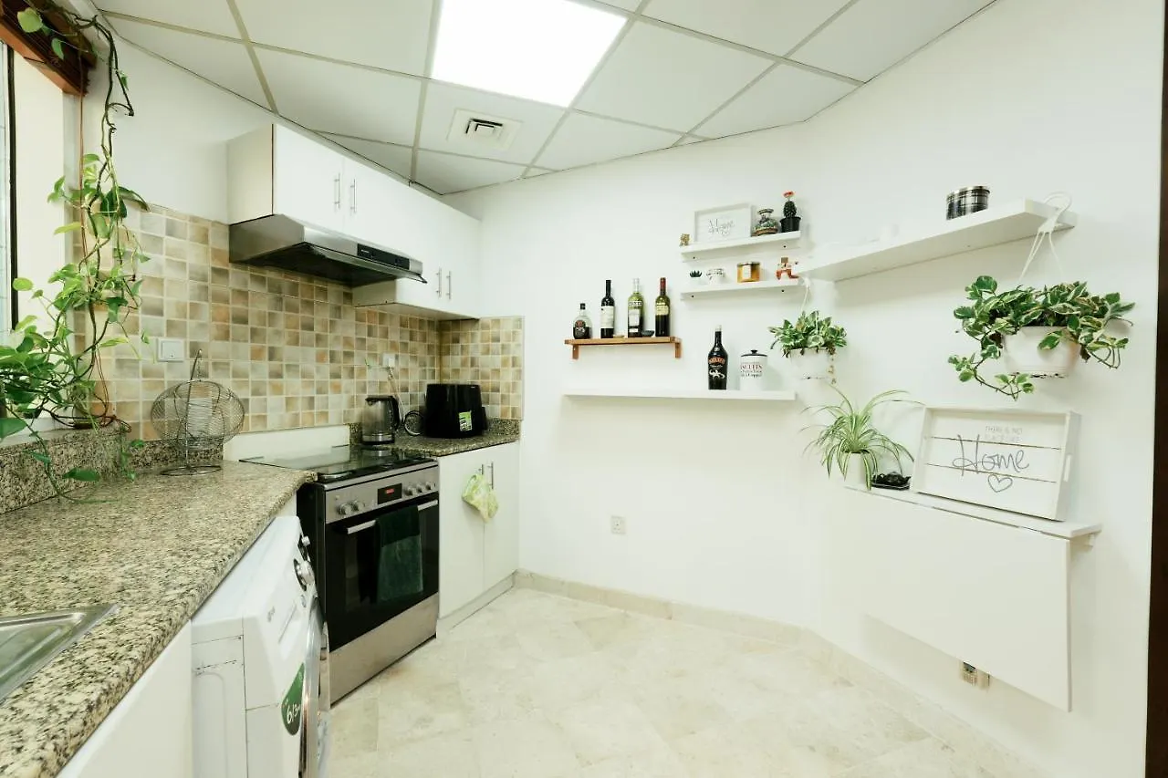 Cozy Spacious Apartment Near Downtown Dubai